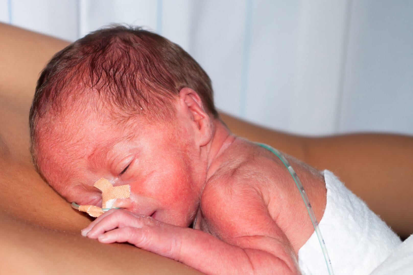 Skin-to-skin contact with a newborn Skin-to-skin contact with a newborn