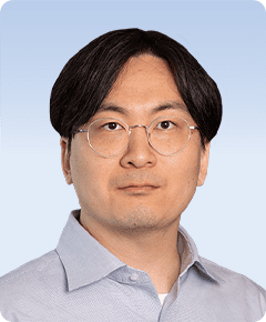 NEW_Dae-Young (Leroy) Kim_240x290_rounded blue