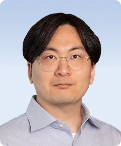 NEW_Dae-Young (Leroy) Kim_240x290_rounded blue